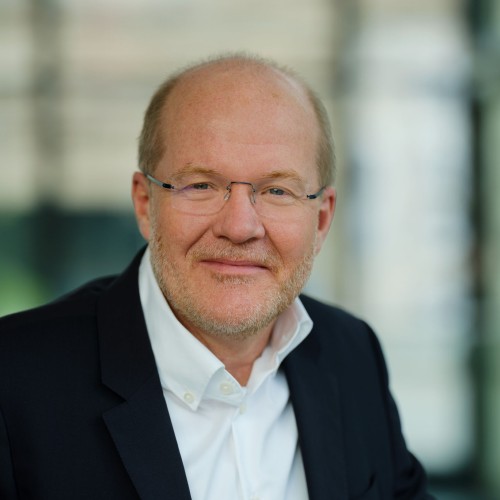 Porträtbild Vizepräsident Professor Dr.-Ing. Peter Stephan, verantwortlich für Forschung und wissenschaftlichen Nachwuchs.