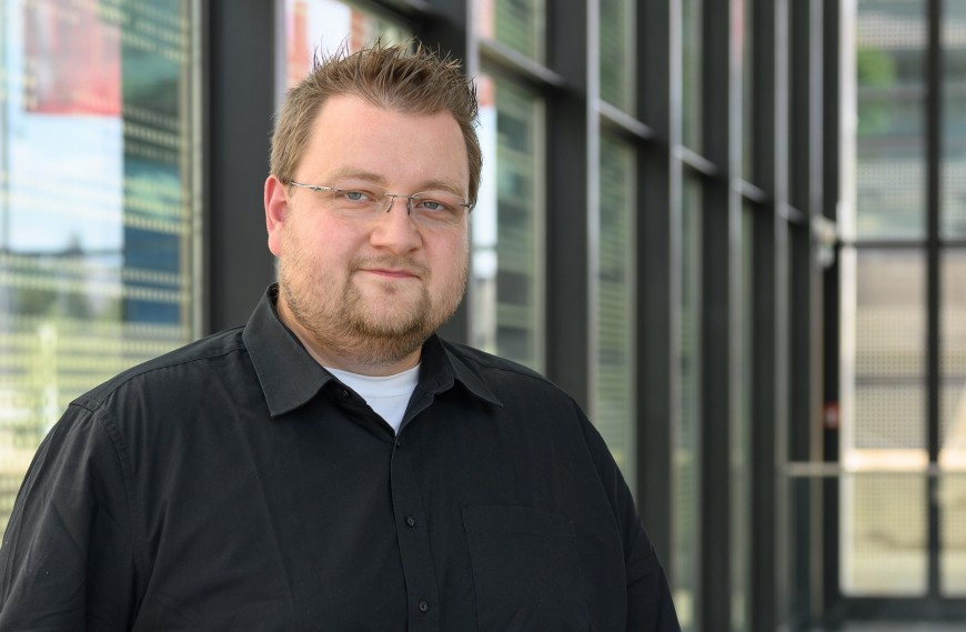 Porträtbild Professor Dr. Justus Thies, Fachbereich Informatik
