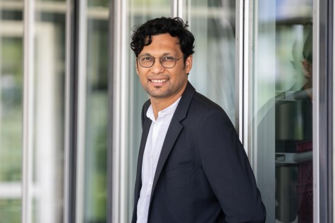 Porträtbild von Prof. Leopoldo Molina-Luna