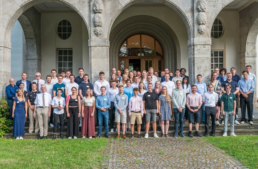 Gruppenfoto beim Sommerfest 2025 der Thomas Weiland-Stiftung