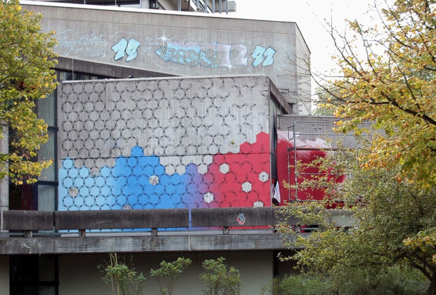 Graffiti an der Außenwand des Kekulé-Auditoriums. Bild: hilde Diekamp
