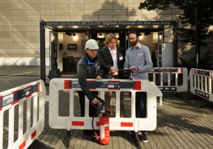 Der Präsentationscontainer zeigt zukunftsorientierte Bautechnik zum Ausprobieren. Bild: Claus Völker