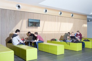 Studierende im karo 5. Bild: Jan-Christoph Hartung