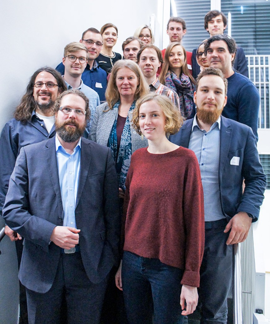 Gruppenbild mit den am Projekt „Humanist Computer Interaction auf dem Prüfstand“ beteiligten Wissenschaftlerinnen und Wissenschaftler. Bild: Arbeitsbereich Alte Geschichte, Johannes Gutenberg-Universität Mainz