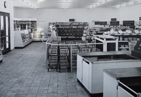 Innenansicht des ersten SB-Ladens der Bundesrepublik in Hamburg. Bild: Archiv der Forschungsstelle für Zeitgeschichte in Hamburg (FZH), Sammlung Bengelsdorf.