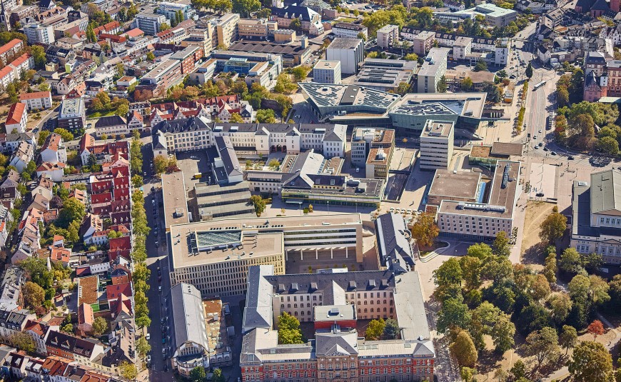 Luftbild der TU Darmstadt, Standort Stadtmitte. September 2018.