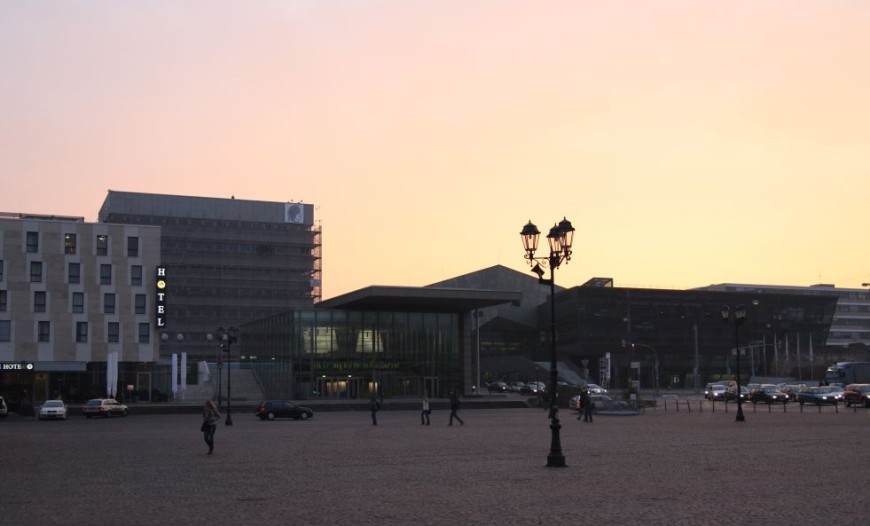 Karolinenplatz mit karo5, morgens