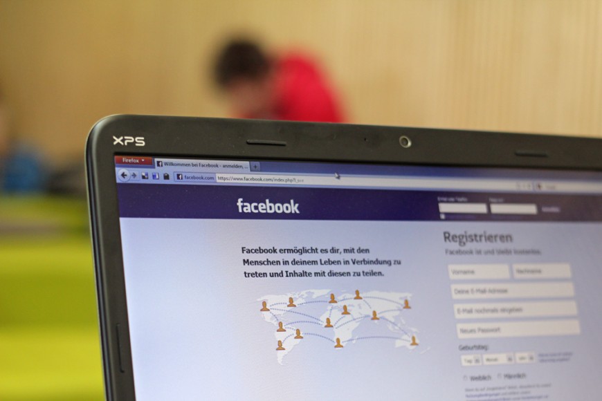 Facebook-Startseite auf einem Laptop. Bild: Paul Glogowski