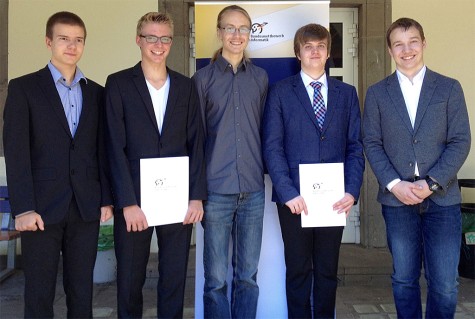 Gruppenbild mit den Siegern des Bundeswettbewerbs Informatik. Bild: BWINF