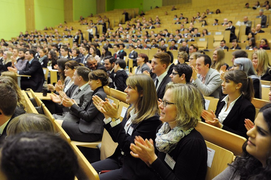 Talente der TU Darmstadt: 333 begabte und gesellschaftlich engagierte Studierende der Universität freuen sich 2015 über ein Deutschlandstipendium. Bild: Claus Völker
