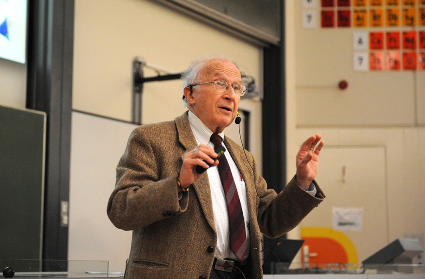 Nobelpreisträger Roald Hoffmann begeisterte mit seinem Vortrag die zahlreich gekommenen Zuhörer. Bild: Claus Völker