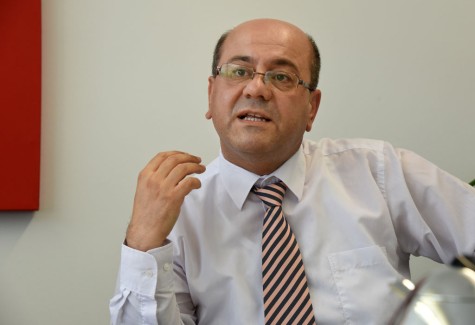 Dr. Salim Jallouf floh mit seiner Familie aus Syrien und hat an der TU Darmstadt seine wissenschaftliche Karriere fortsetzen können. Bild: Claus Völker