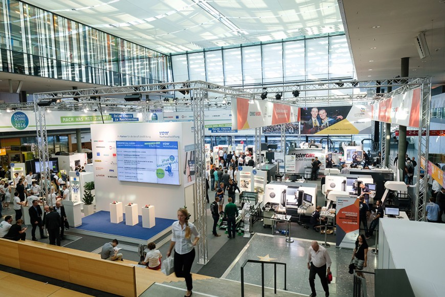 Auf der AMB in Stuttgart zeigen rund 1.350 Aussteller aus nahezu 30 Ländern die neuesten Entwicklungen bei Werkzeugmaschinen, Präzisionswerkzeugen und rund um die spanabhebende Metallbearbeitung. Bild: AMB Stuttgart