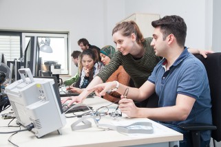 Glänzende Informatik: Forschungsgruppe am Profilbereich "Cybersicherheit“. Bild: Jan-Christoph Hartung