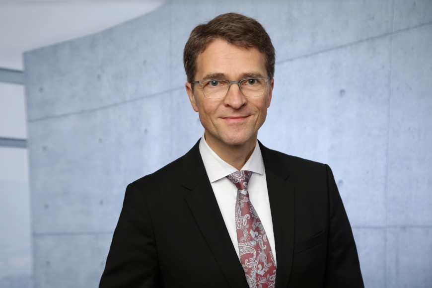 Porträtbild von Vizepräsident Professor Dr. Heribert Warzecha