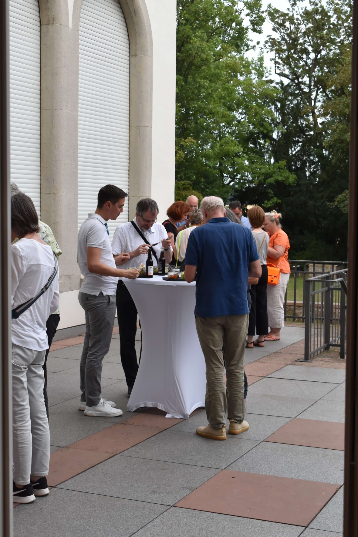 Gemeinsamer Ausklang auf der Terasse mit Flying Buffet