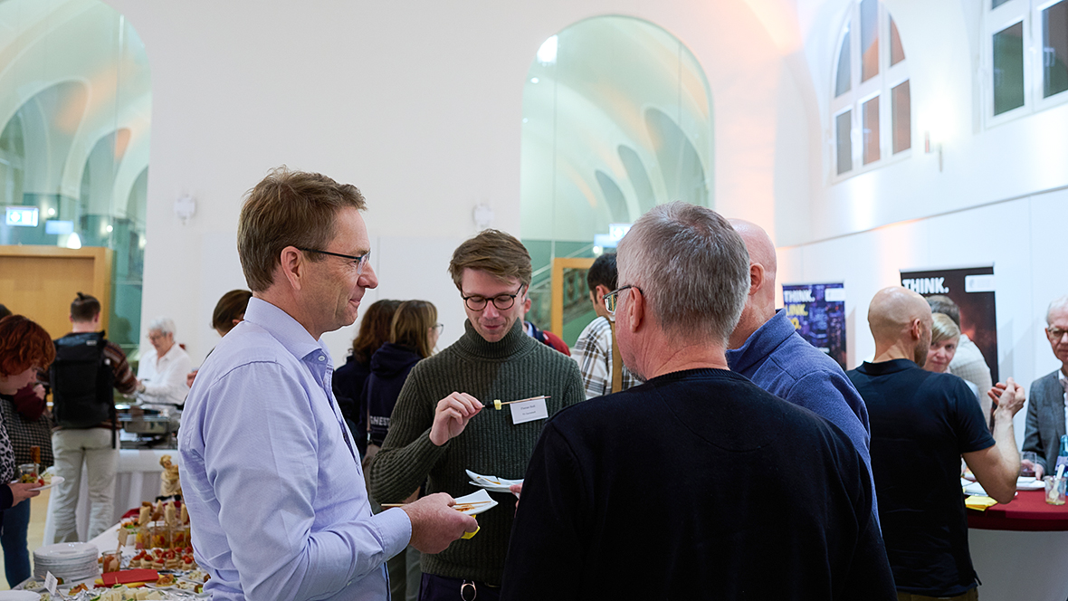 Der E+E Diskurs versteht sich als Format für Dialog und Begegnung – über Fachgrenzen hinweg.