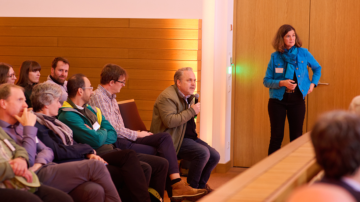 Für Prof. Kersting (TU Darmstadt), Sprecher vom Exzellenzcluster „Reasonable AI“ sind komplexe Modelle wesentlich für das Verständnis von 'Intelligenz'.