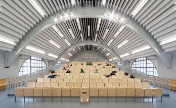 Großer Hörsaal im Maschinenhaus der TU Darmstadt. Bild: Thomas Ott