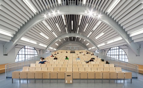 Großer Hörsaal im Maschinenhaus der TU Darmstadt. Bild: Thomas Ott