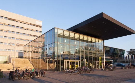 Außenansicht des Informations- und Servicegebäude karo 5 - TU Darmstadt