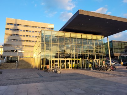 #studentsofTUdarmstadt, Adventskalender: TU-Gebäude Karo5 von vorne